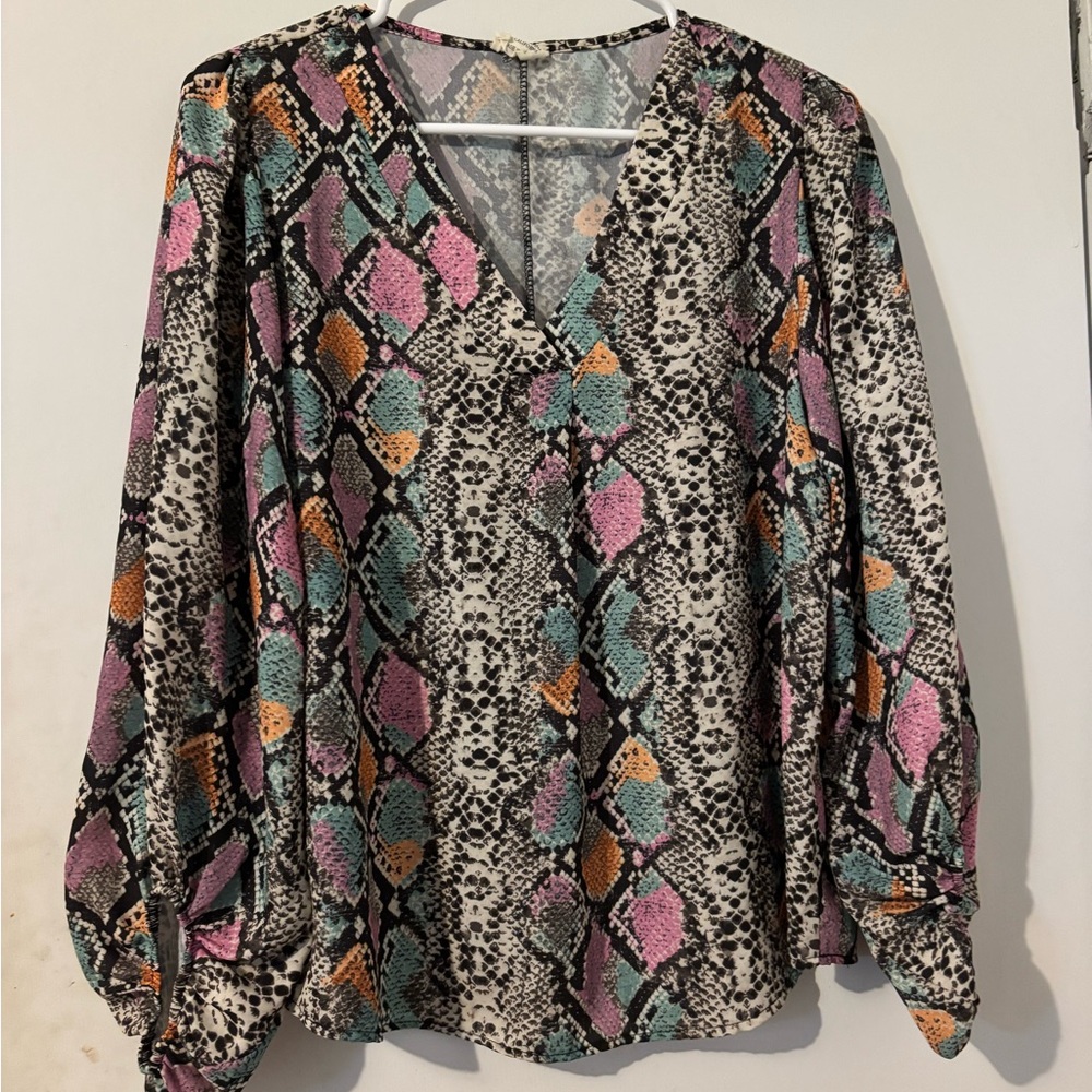 Peach Love California Colorful Snake Print V-Neck Blouse